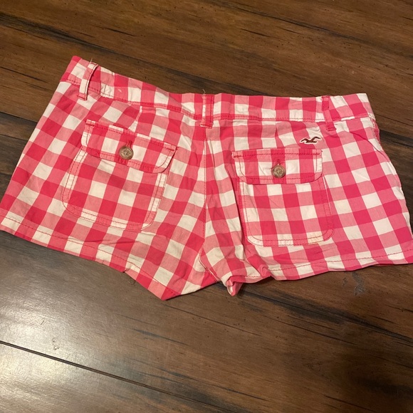 3/$20🍋Hollister plaid shorts size 1 - Picture 2 of 2